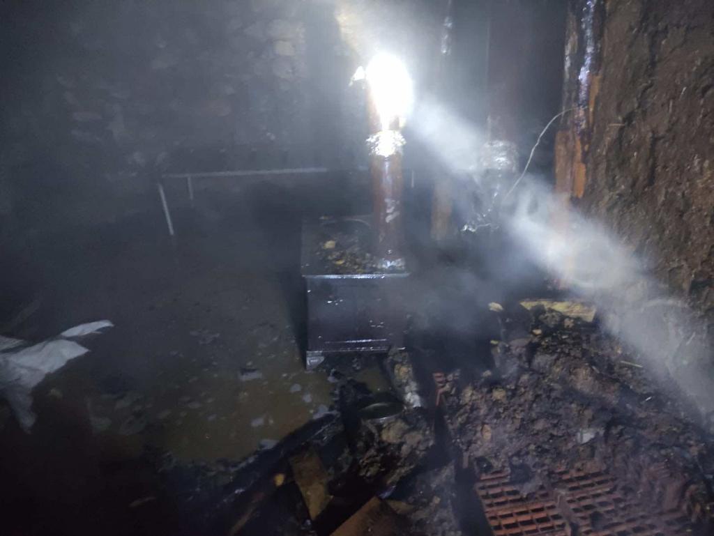 Şiran'da gece yarısı korkutan yangın 1