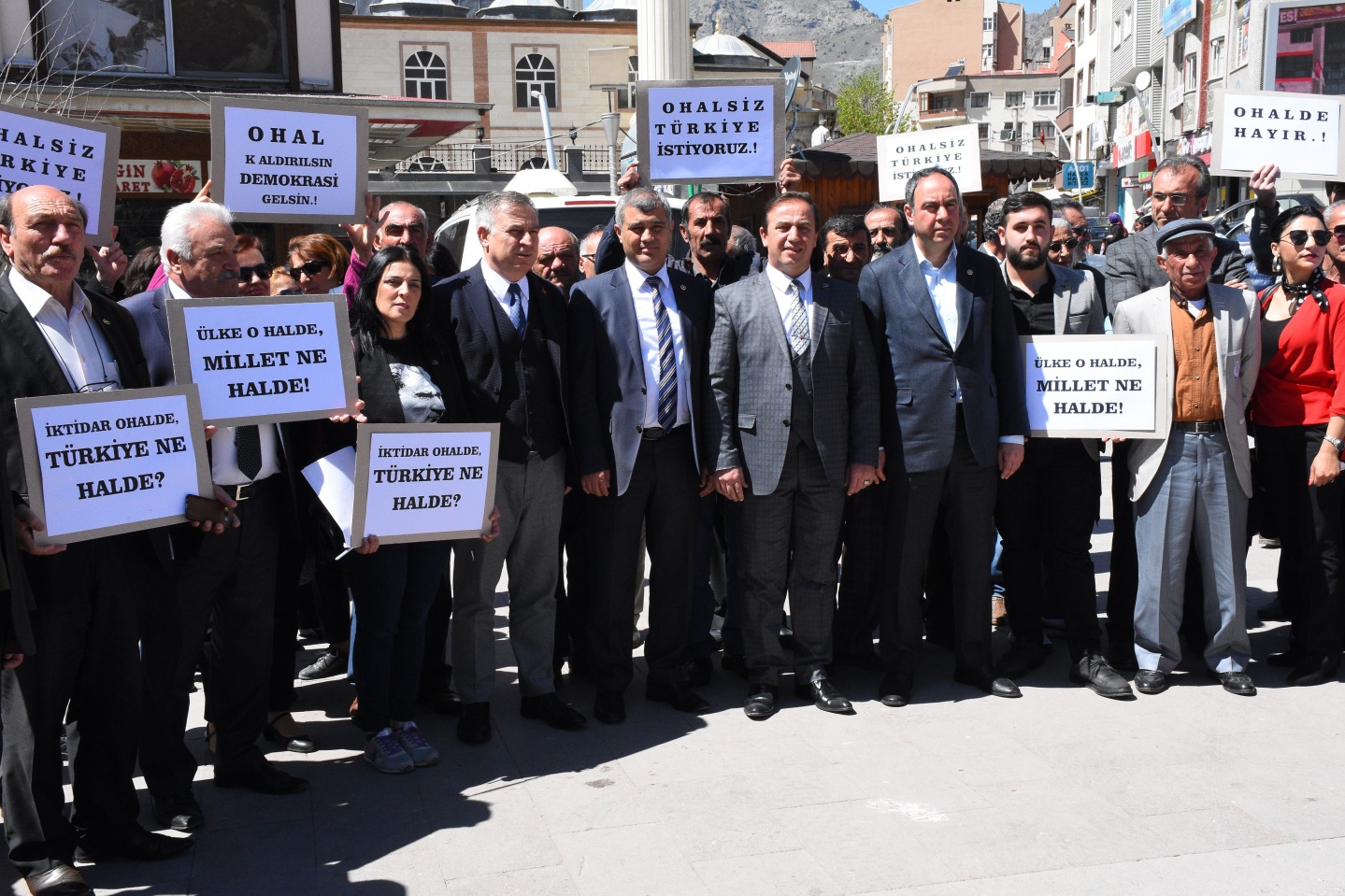 CHP’den Gümüşhane’de ‘OHAL’ için oturma eylemi 7