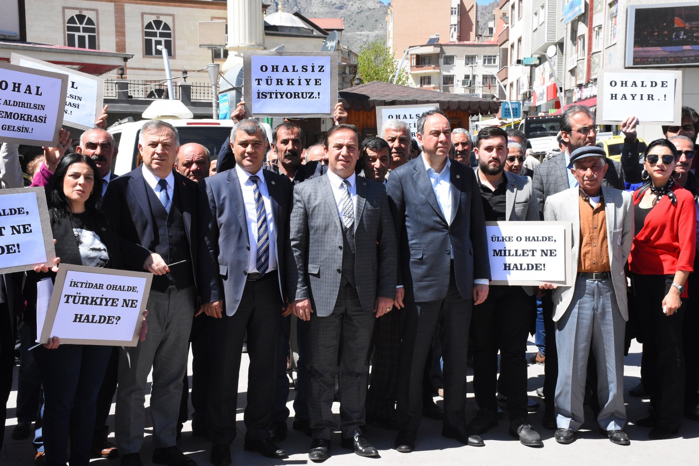 CHP’den Gümüşhane’de ‘OHAL’ için oturma eylemi 4