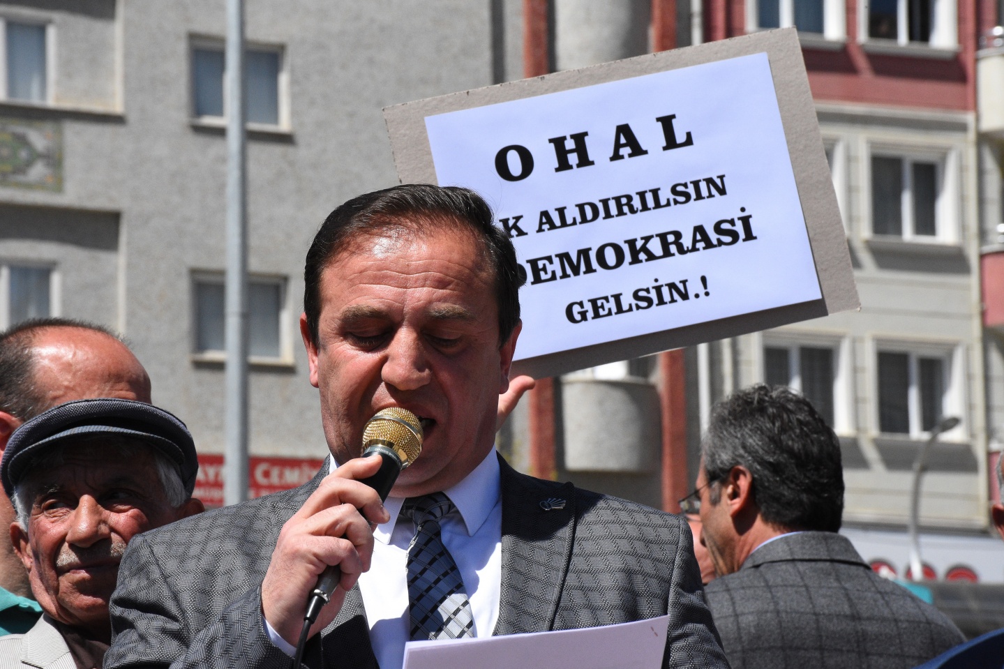 CHP’den Gümüşhane’de ‘OHAL’ için oturma eylemi 3