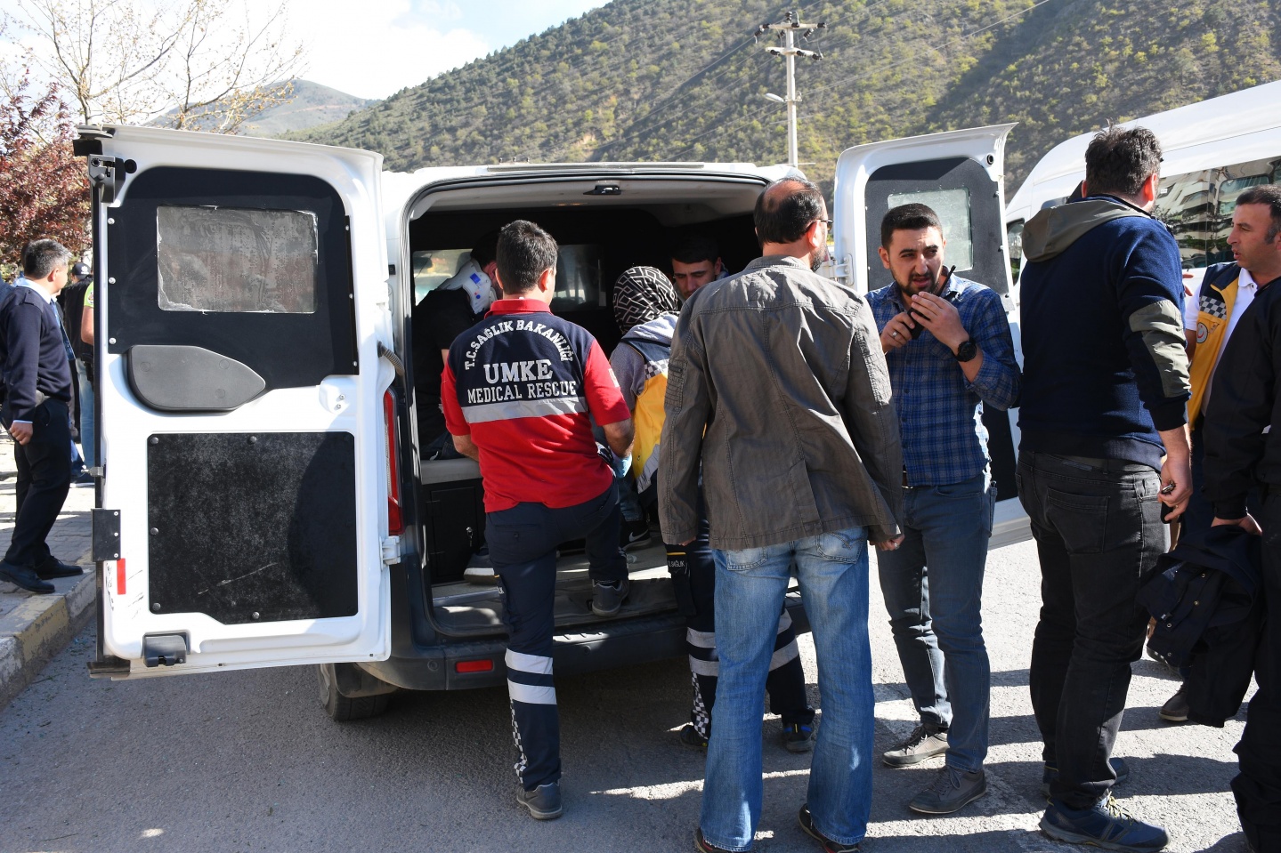 Ehliyetsiz sürücü polisten kaçtı, kaza yaptı: 5 yaralı   3