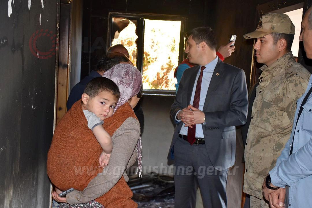 Çakmakla oynayan çocuğun çıkardığı yangın evi kullanılmaz hale getirdi 5