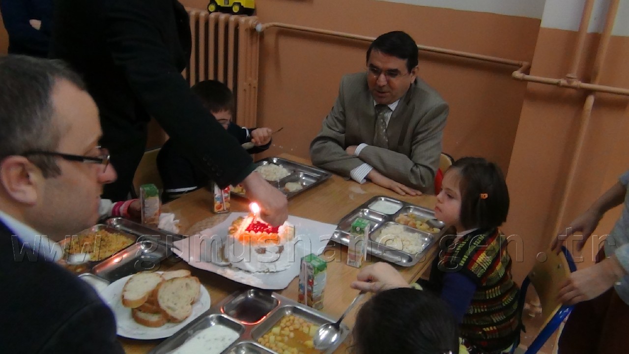 Gümüş Çocuk Engelli Kardeşlerini Unutmadı 4