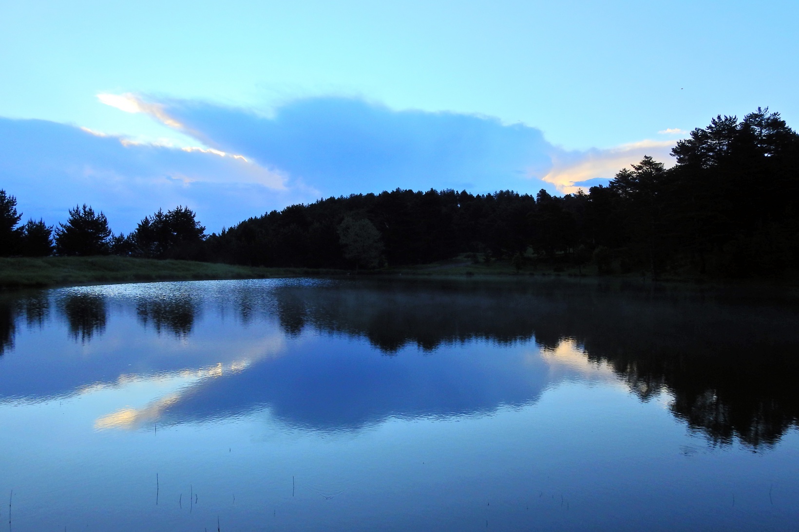 Gümüşhaneli doğaseverler Altınpınar Gölünde kamp kurdu 14