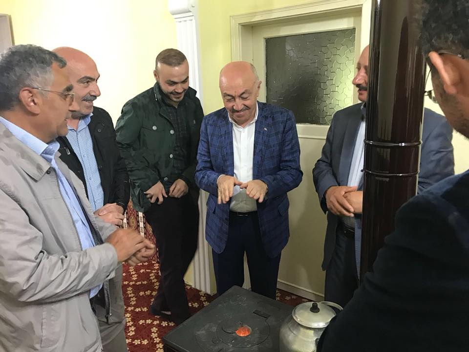 AK Parti köylere çıkarma yaptı 1