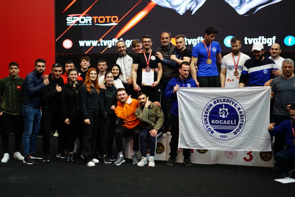 Bilek Güreşinde 30 madalya birden 1