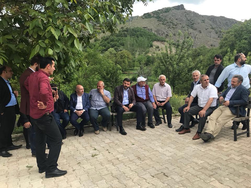 AK Parti köylere çıkarma yaptı 5