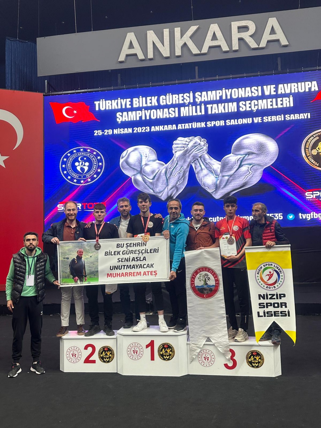 Bilek Güreşinde 30 madalya birden 27