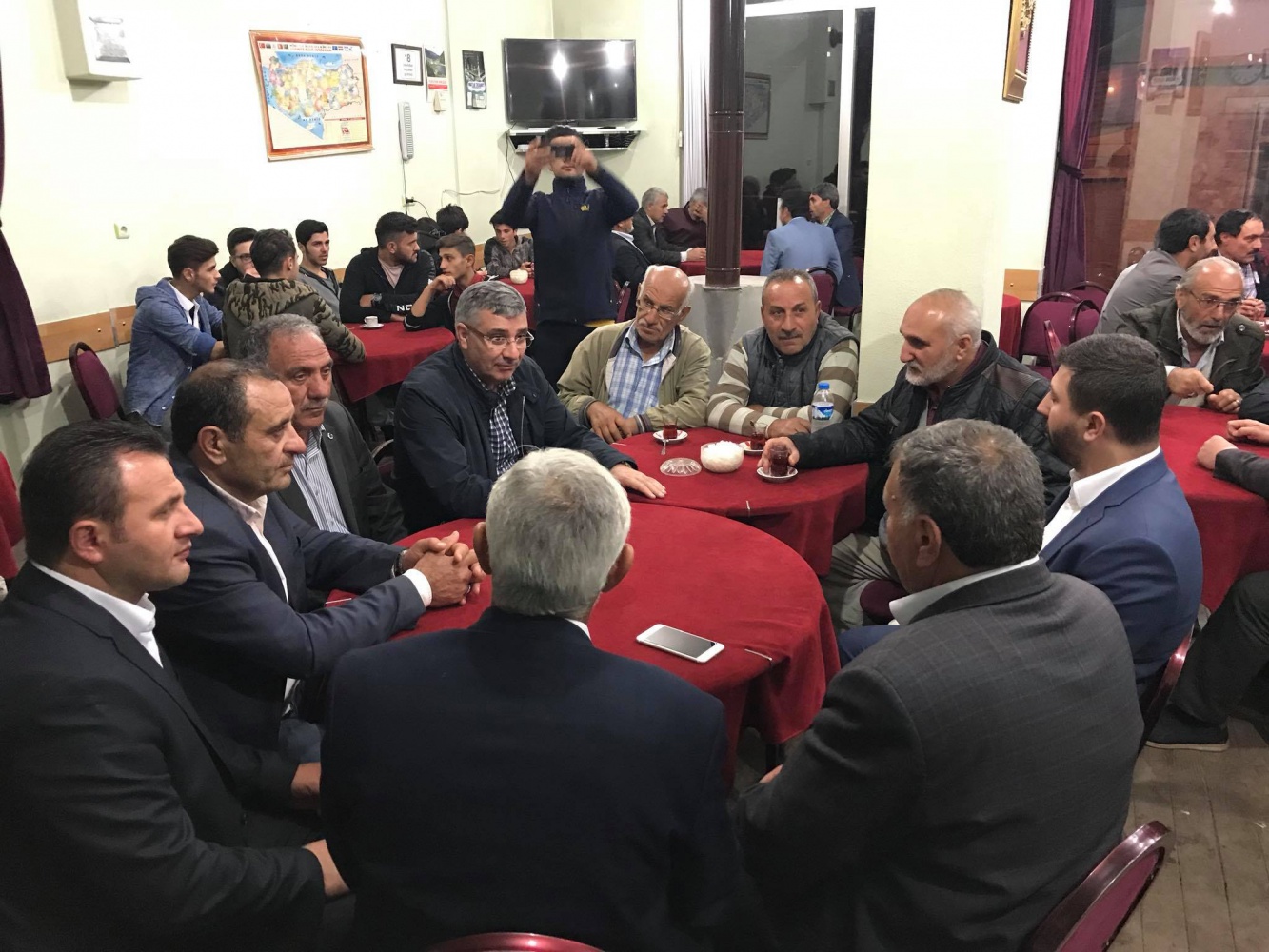 AK Parti köylere çıkarma yaptı 6