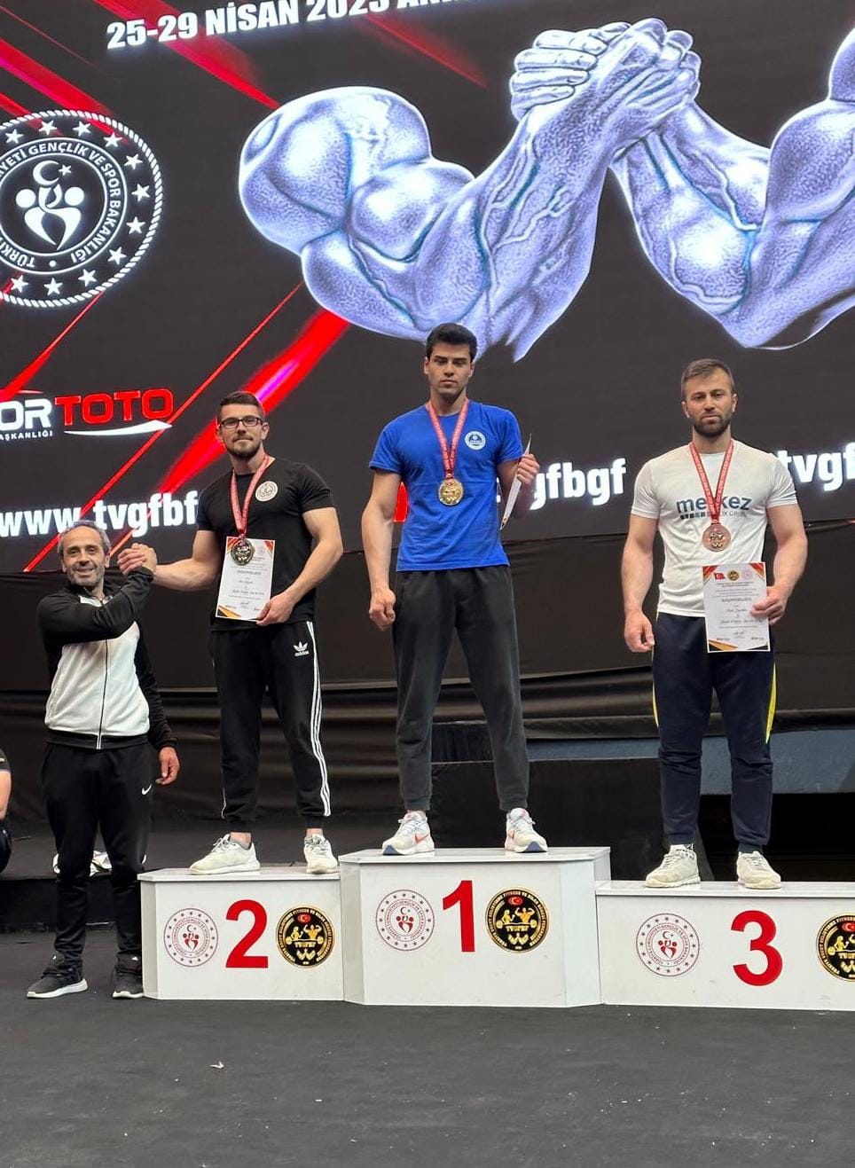 Bilek Güreşinde 30 madalya birden 18