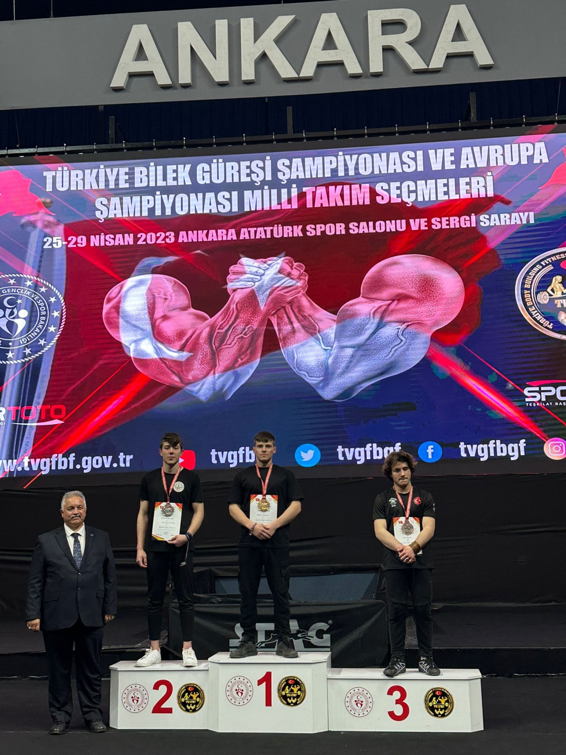 Bilek Güreşinde 30 madalya birden 3