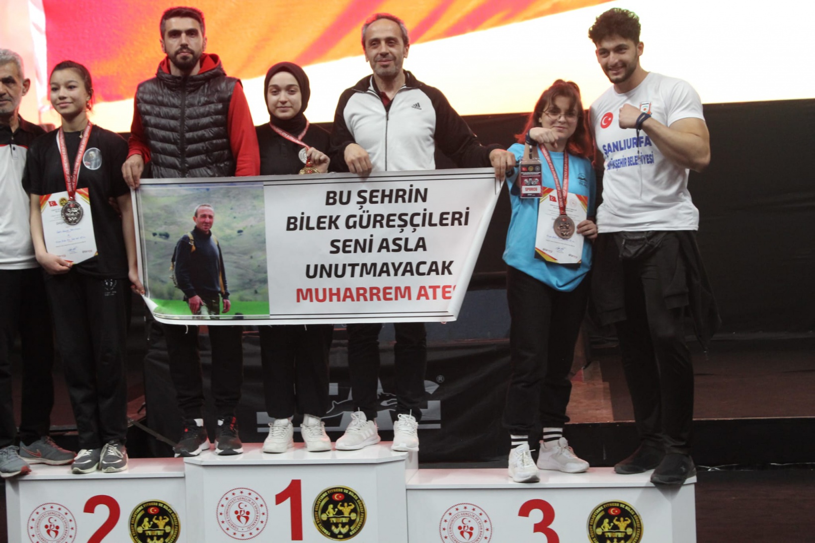 Bilek Güreşinde 30 madalya birden 25