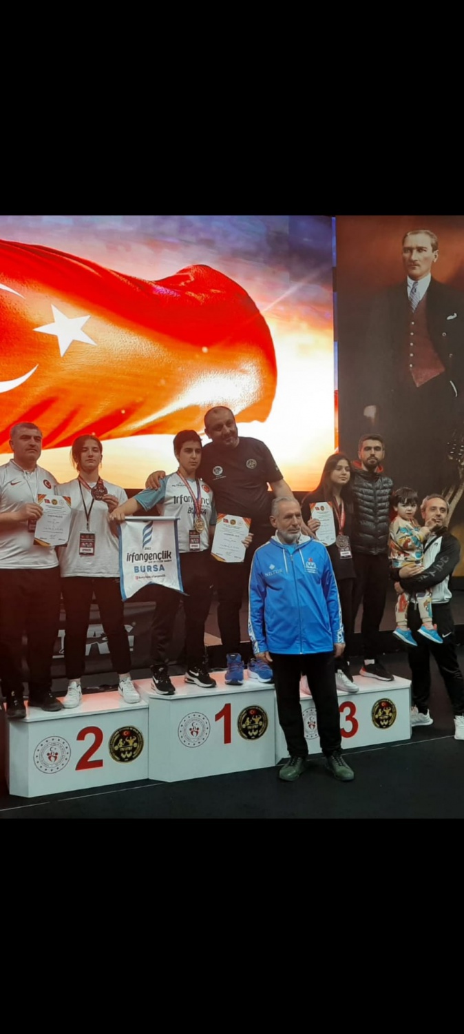 Bilek Güreşinde 30 madalya birden 20