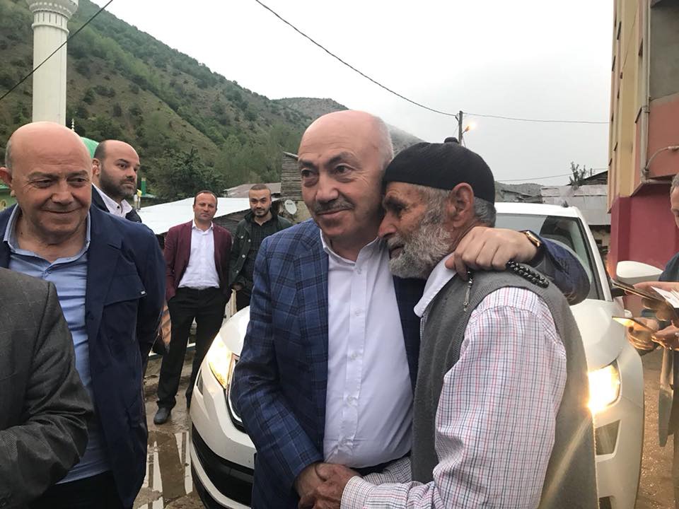 AK Parti köylere çıkarma yaptı 7