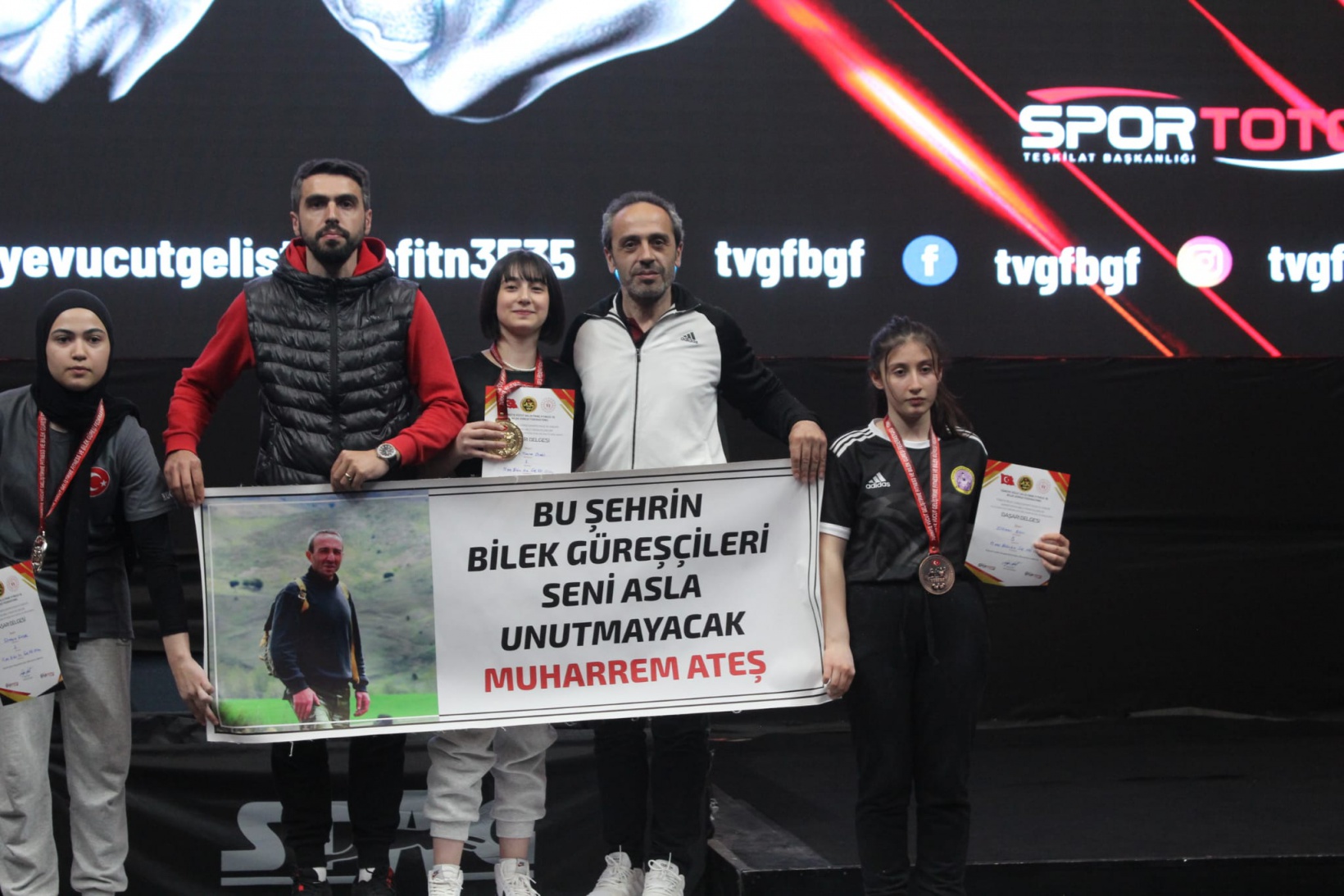 Bilek Güreşinde 30 madalya birden 24