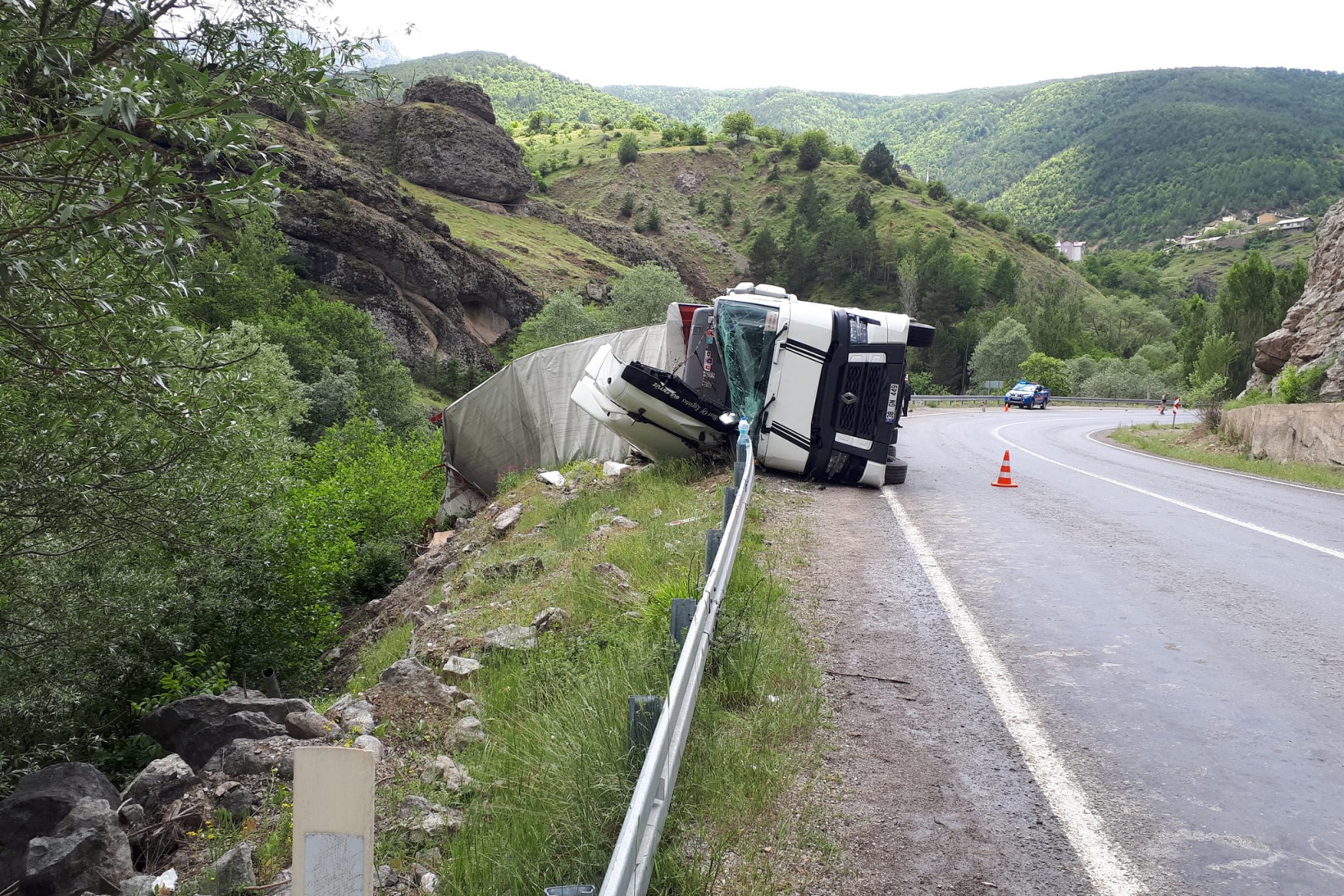Yine aynı yol yine kaza: 1 yaralı 3
