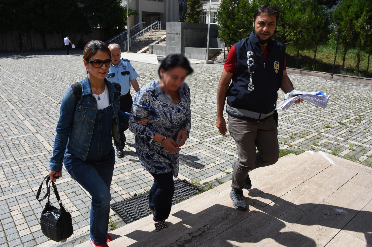 9 ilde dolandırdılar Gümüşhane’de fark edildiler, Rize'de yakalandılar 4