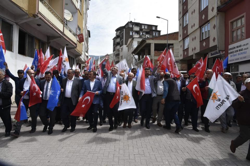 AK Parti Torul’da gövde gösterisi yaptı 3