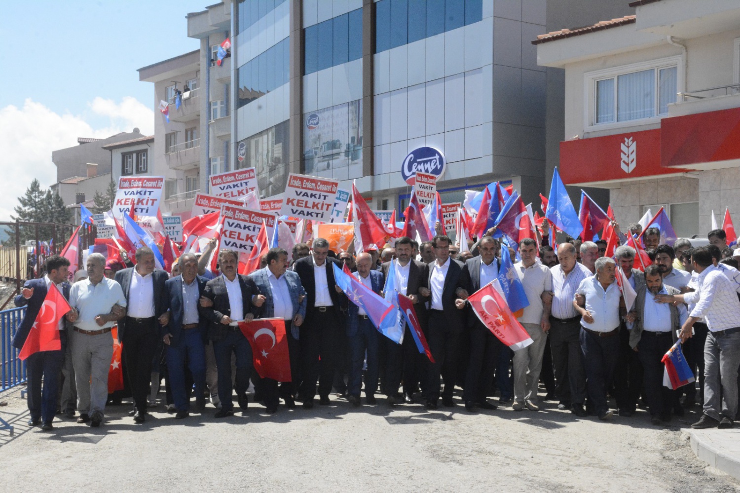 AK Parti’nin Kelkit’teki yürüyüşü dev mitinge dönüştü 6