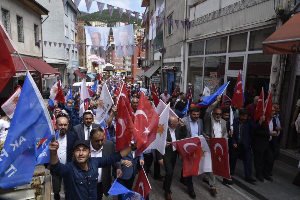 AK Parti Torul’da gövde gösterisi yaptı 6