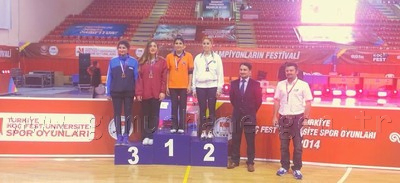 GÜ'lü Milli Sporcu Eskrimde Türkiye Birincisi Oldu 3