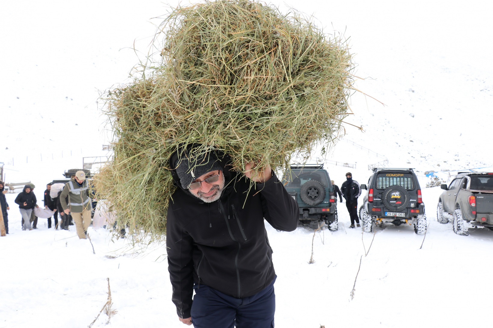 Zorlu yolları bu kez yaban hayvanları için aştılar 28