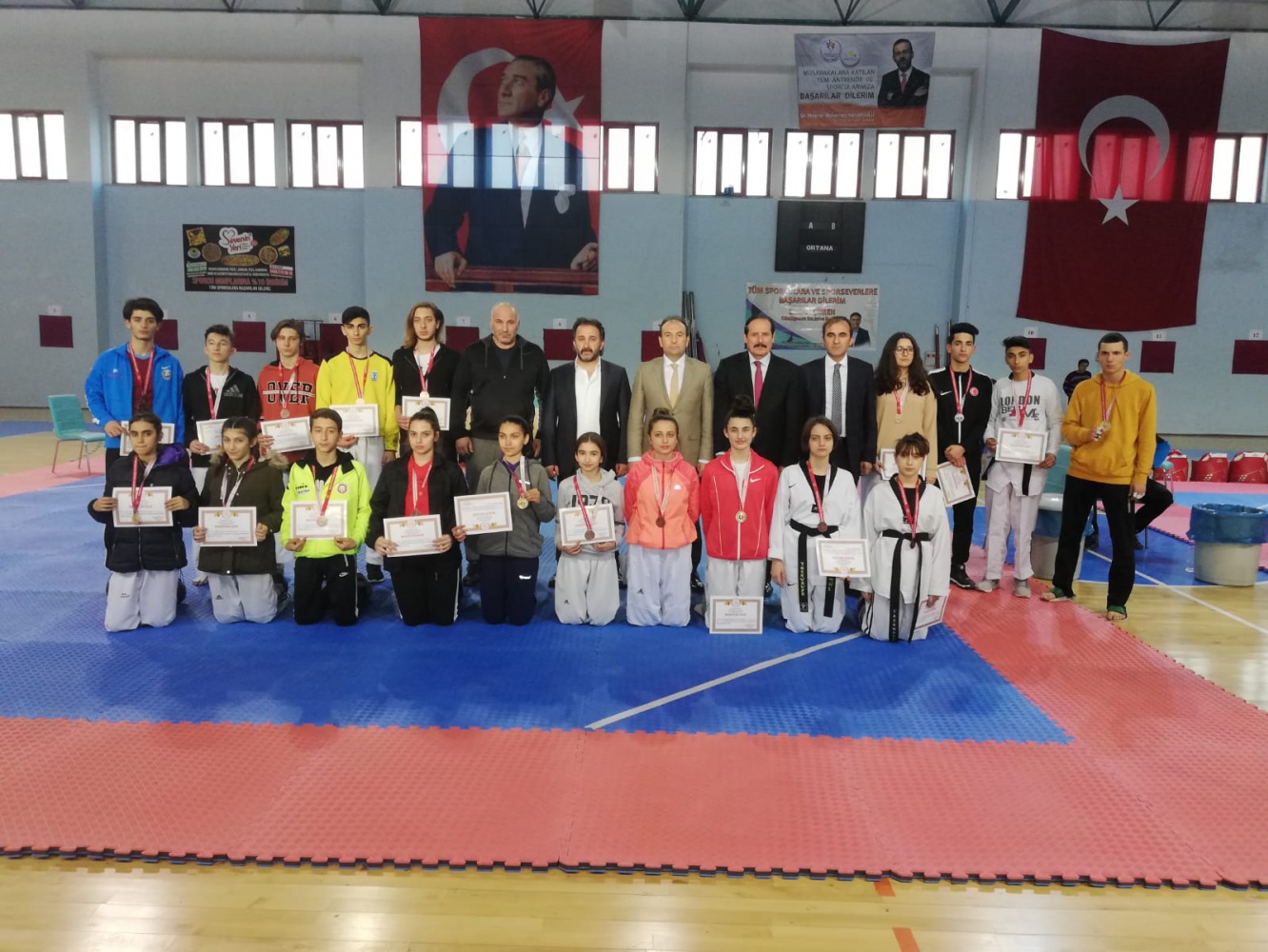 Taekwondo grup müsabakaları tamamlandı 8