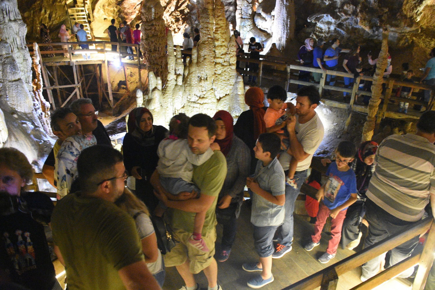 Karaca Mağarası bayram tatilinde doldu taştı 4