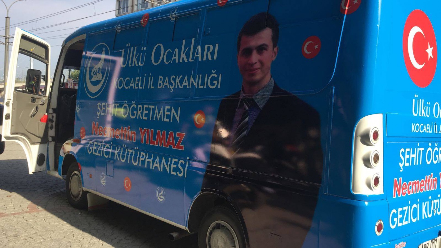 Kocaeli’de Şehit Öğretmen Necmettin Yılmaz adına gezici kütüphane 3