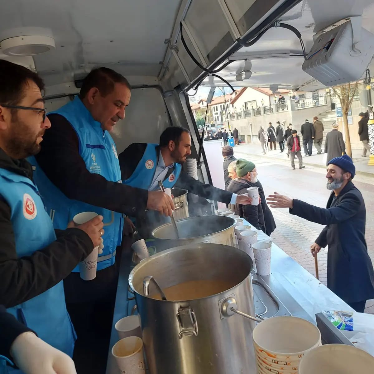 Diyanet’ten öğrenci ve vatandaşlara çorba ikramı 5