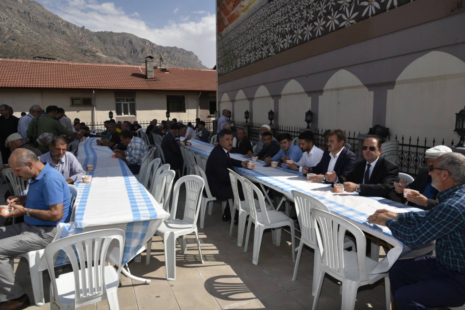 Gümüşhane’de 2 bin kişilik aşure dağıtıldı 1