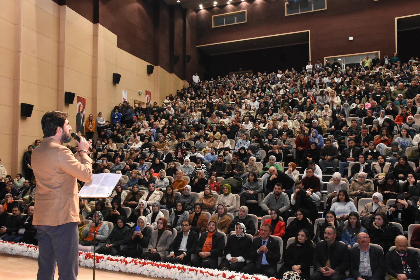 Serdar Tuncer’den Gümüşhane’de “Aşık olan neylesin” söyleşisi 10