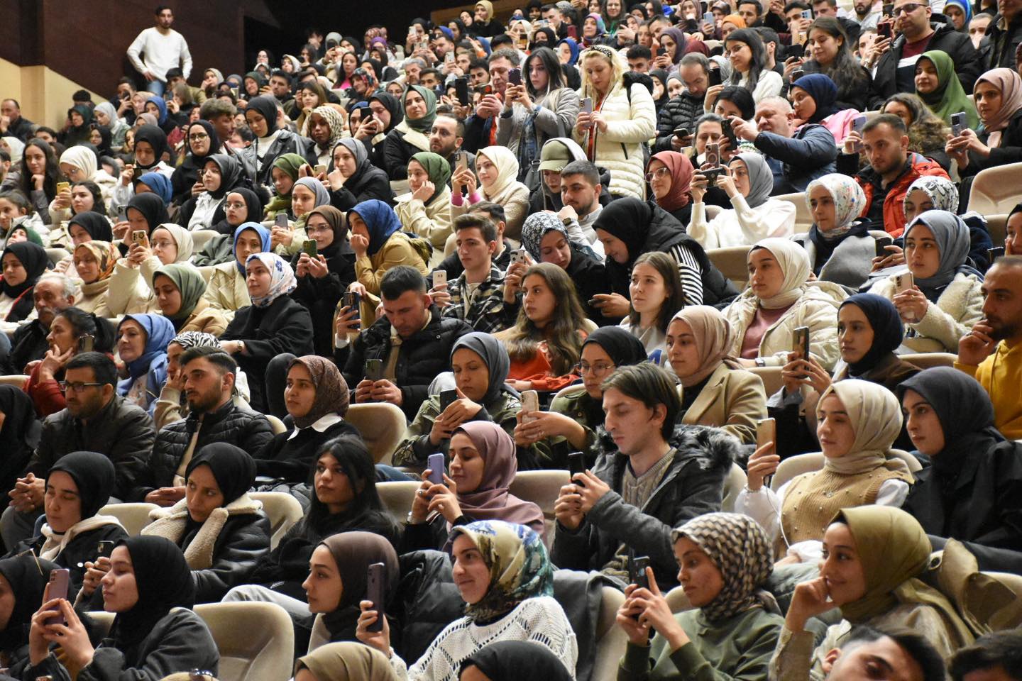 Serdar Tuncer’den Gümüşhane’de “Aşık olan neylesin” söyleşisi 6