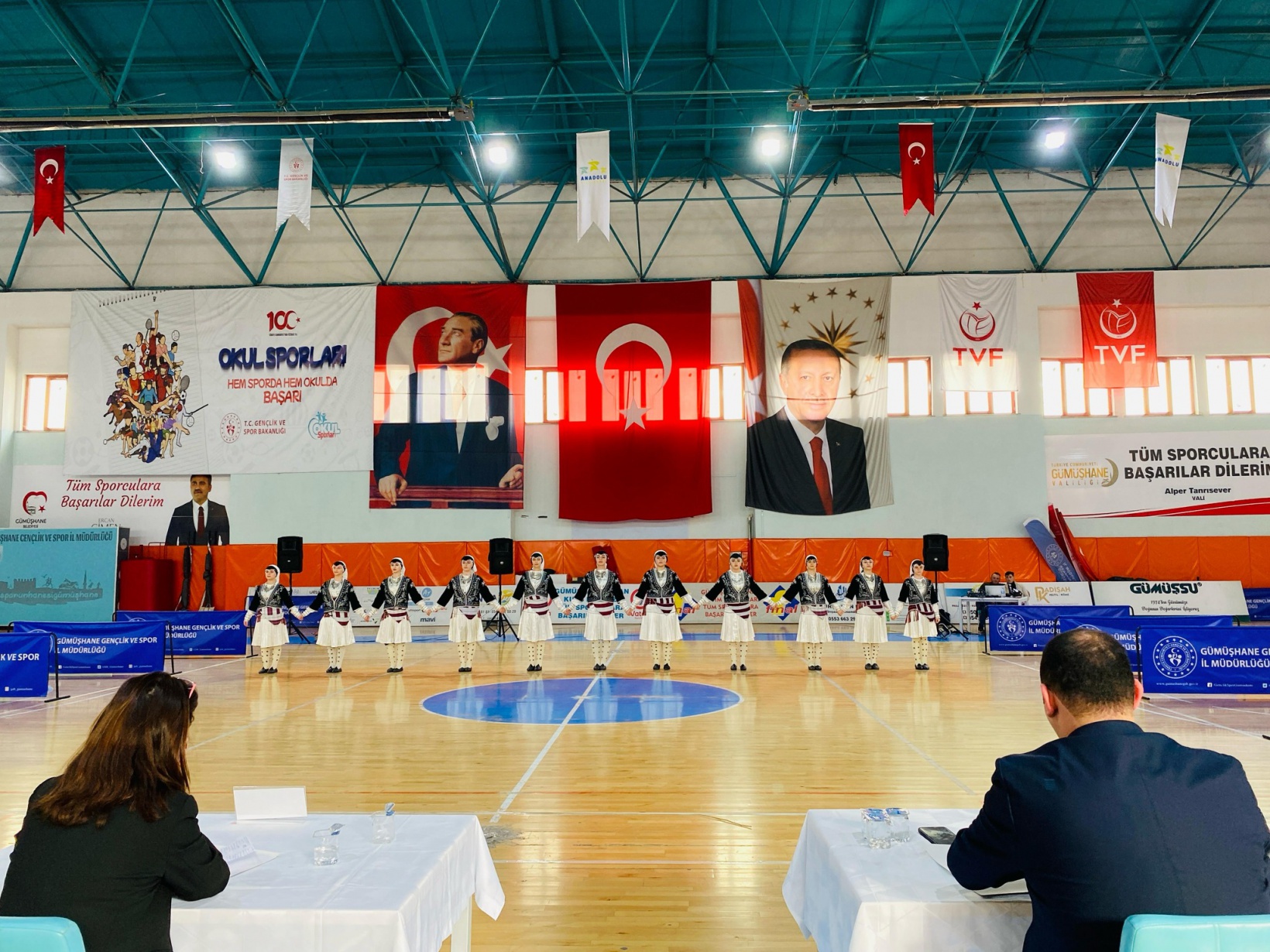 Halk oyunları yarışmaları yapıldı 7