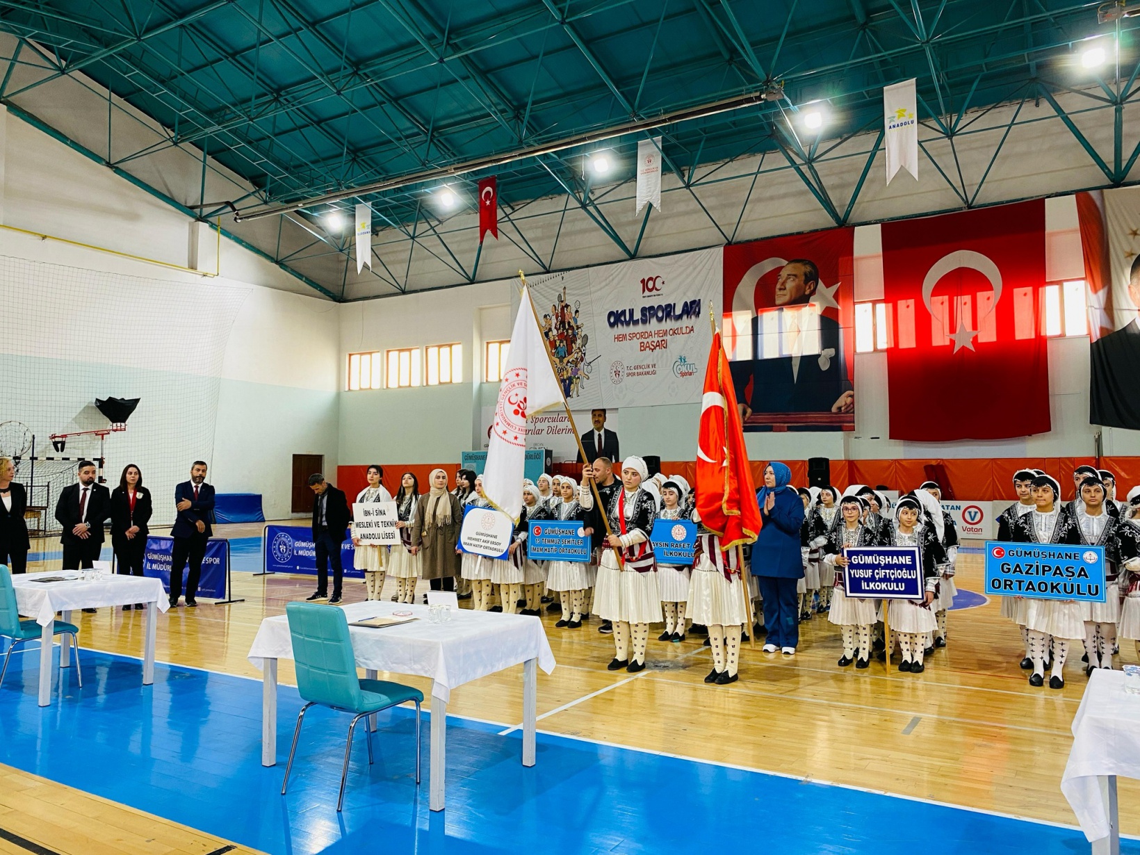 Halk oyunları yarışmaları yapıldı 6