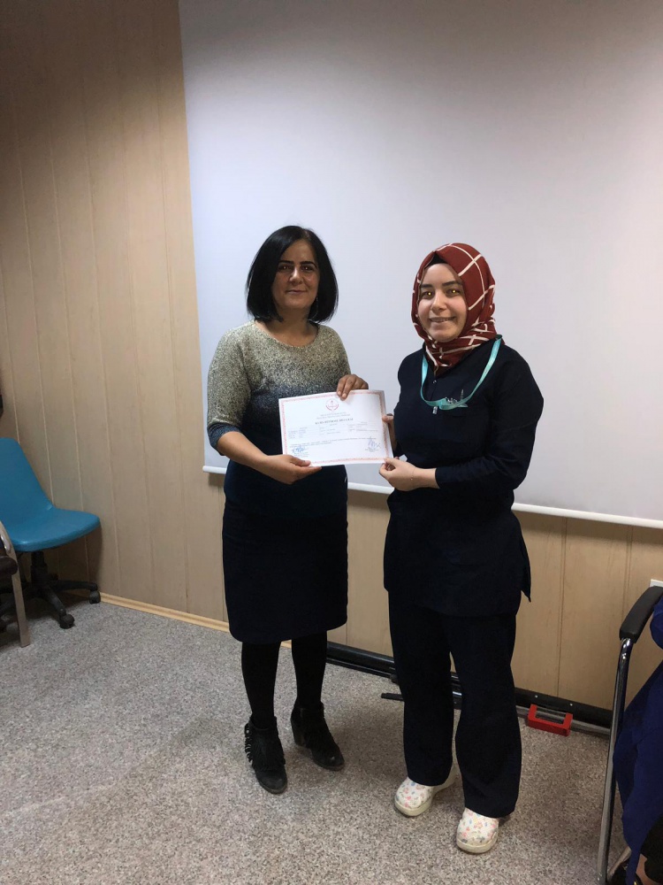 Sağlık personeline işaret dili eğitimi verildi 16