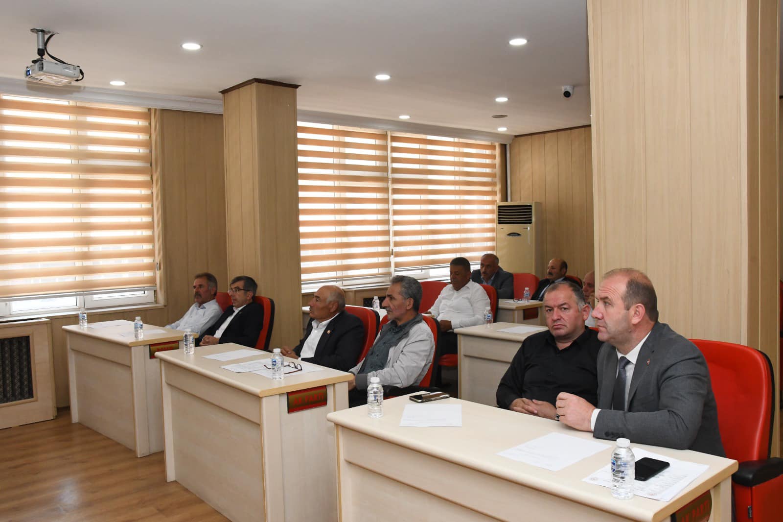 Gümüşhane İl Genel Meclisi araç alımını onayladı 5