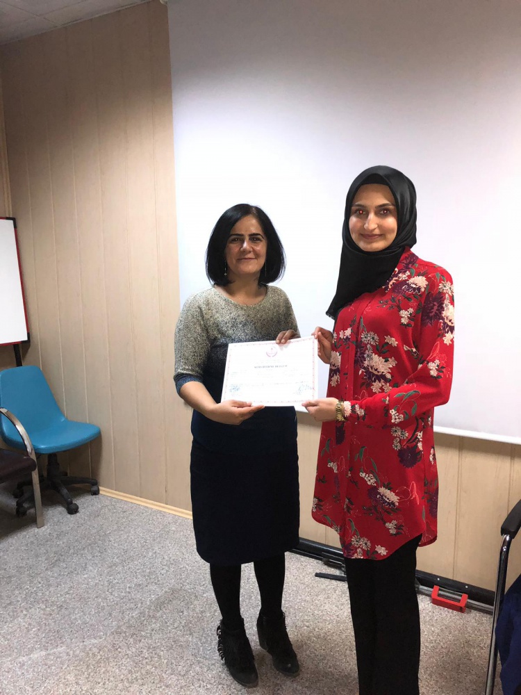 Sağlık personeline işaret dili eğitimi verildi 25