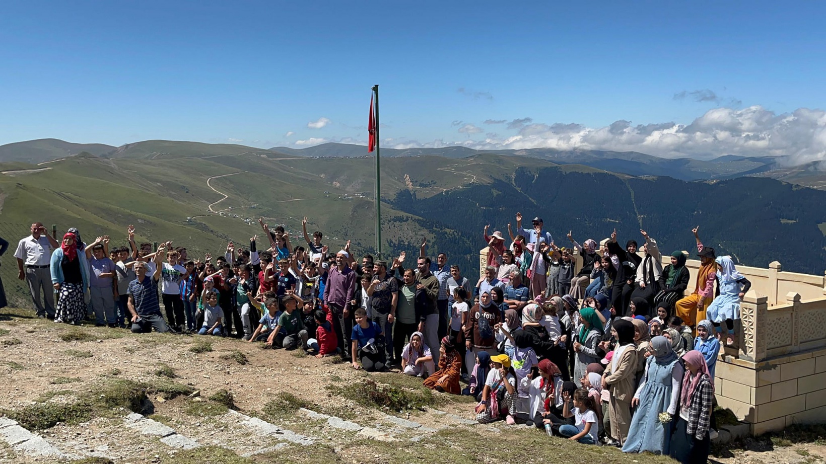 Kur'an Kursu öğrencileri Kabaktepe Şehitliğinde 3