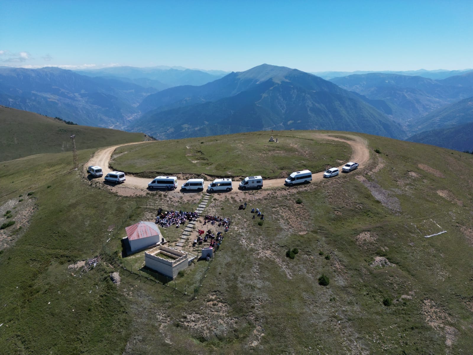 Kur'an Kursu öğrencileri Kabaktepe Şehitliğinde 8