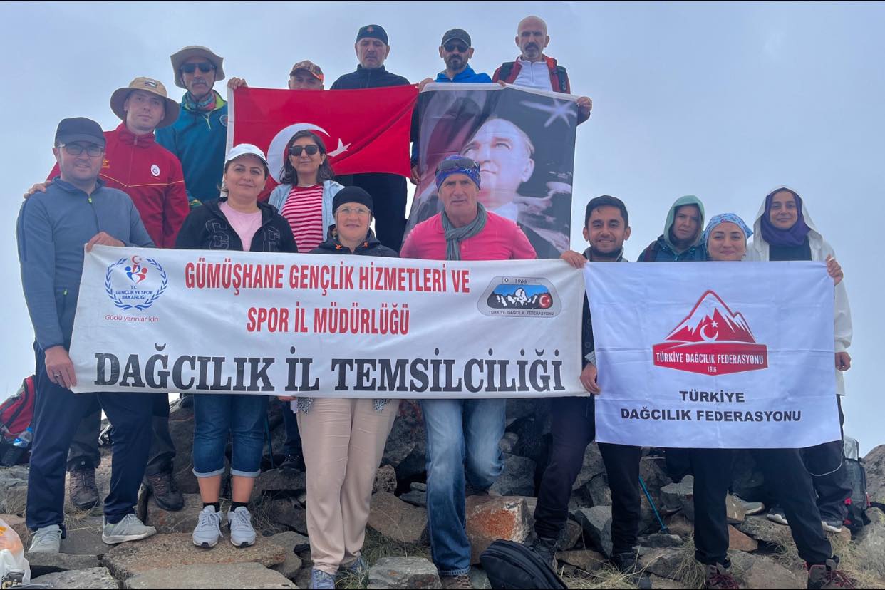 Acembol Zirvesine Zafer tırmanışı 1