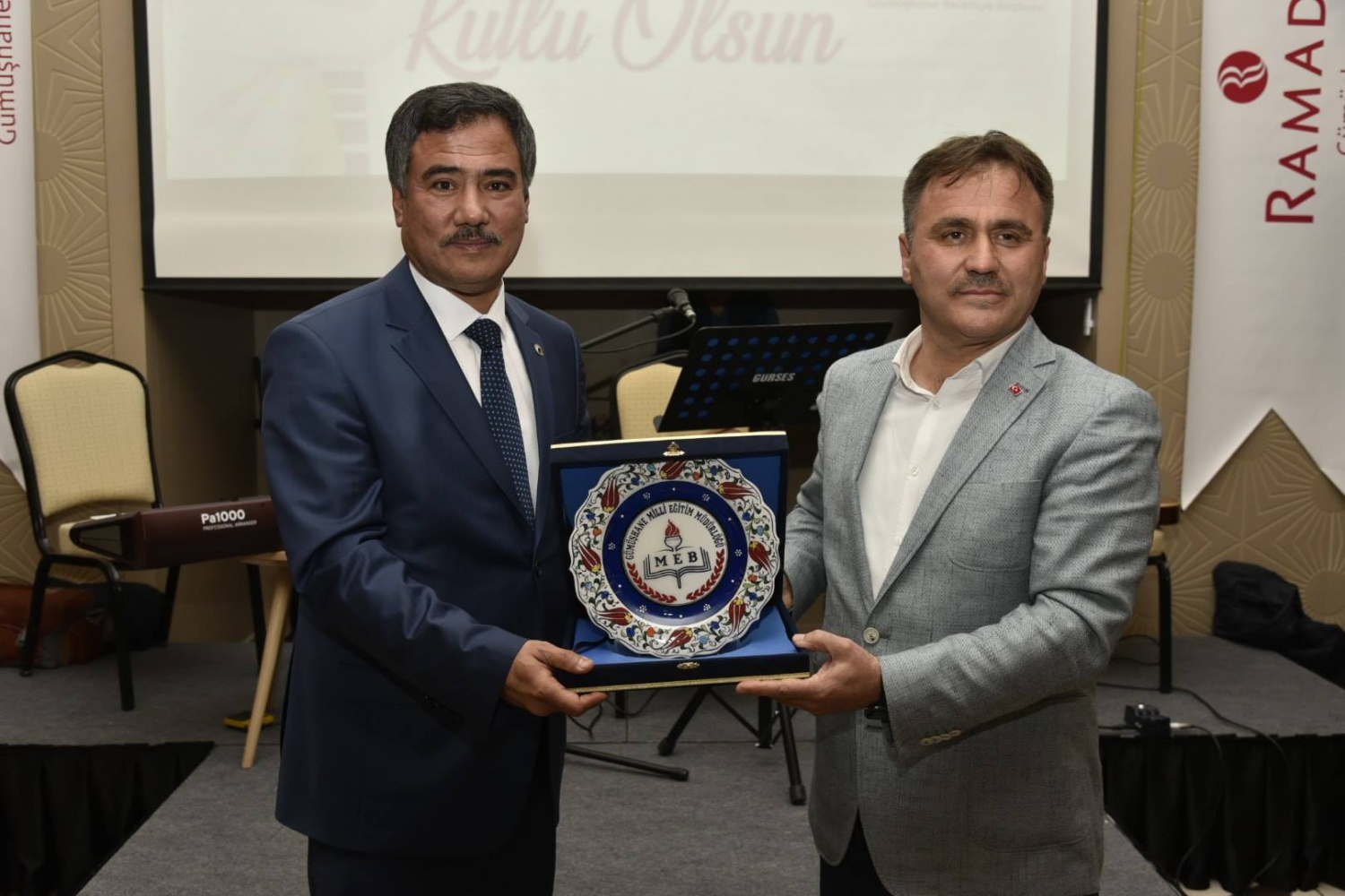 Gümüşhane protokolü öğretmenlerle yemek programında bir araya geldi 2