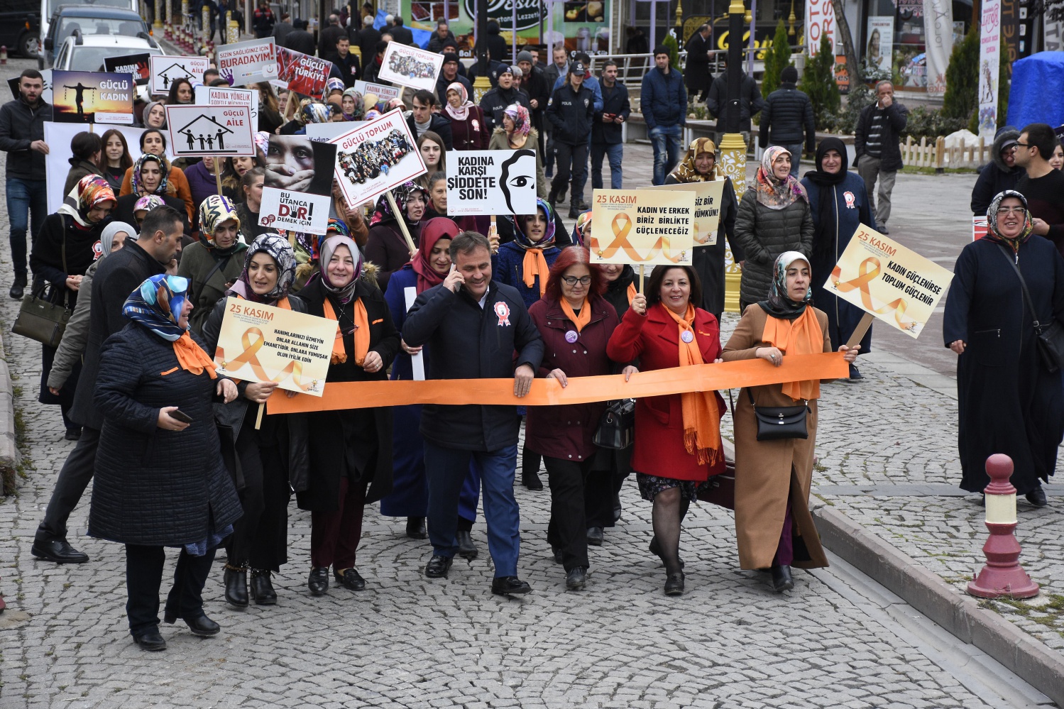 Gümüşhane’de ‘Kadına Şiddet İnsanlığa İhanettir’ yürüyüşü 2