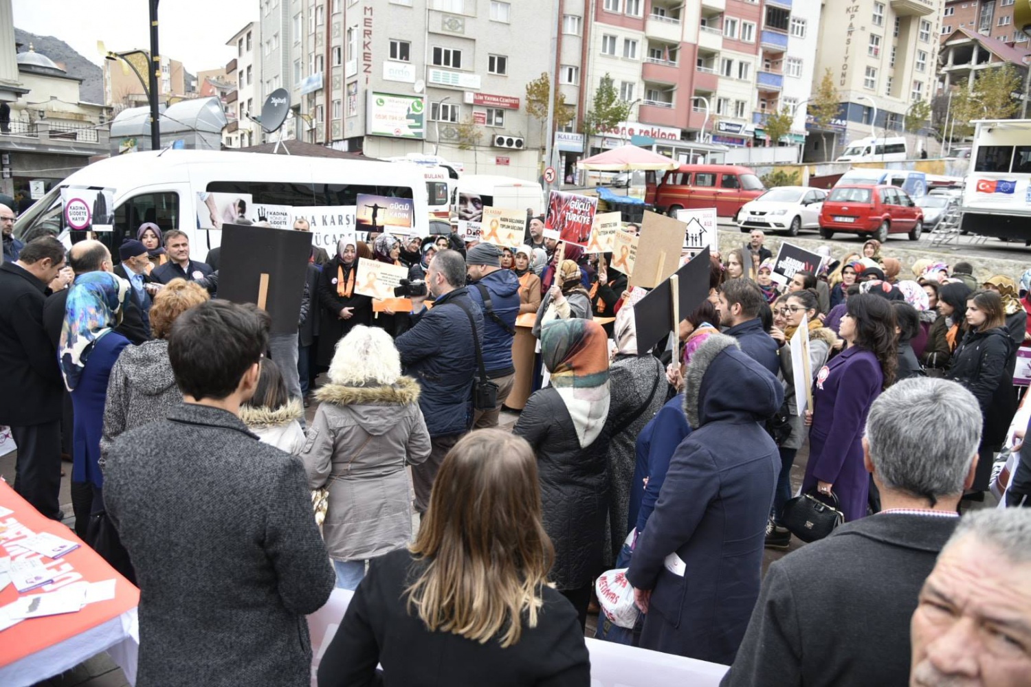 Gümüşhane’de ‘Kadına Şiddet İnsanlığa İhanettir’ yürüyüşü 8