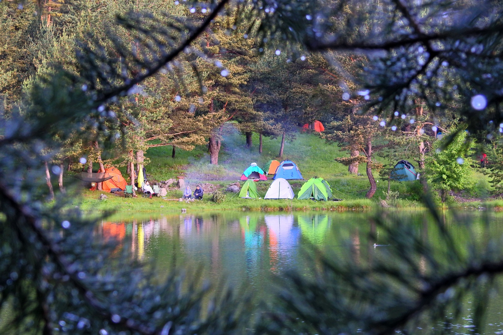 Gümüşhaneli doğaseverler Altınpınar Gölünde kamp kurdu 3