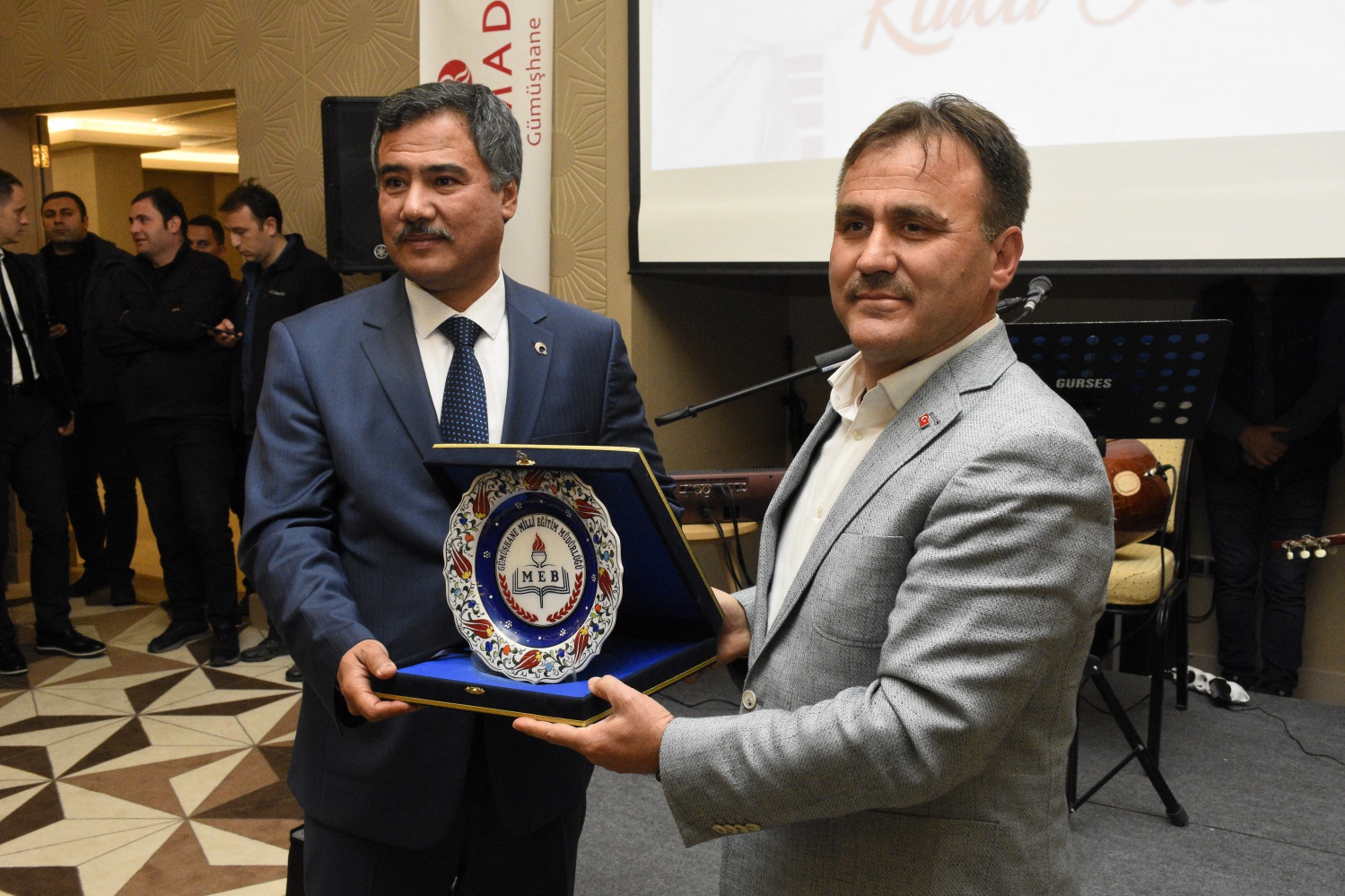 Gümüşhane protokolü öğretmenlerle yemek programında bir araya geldi 20