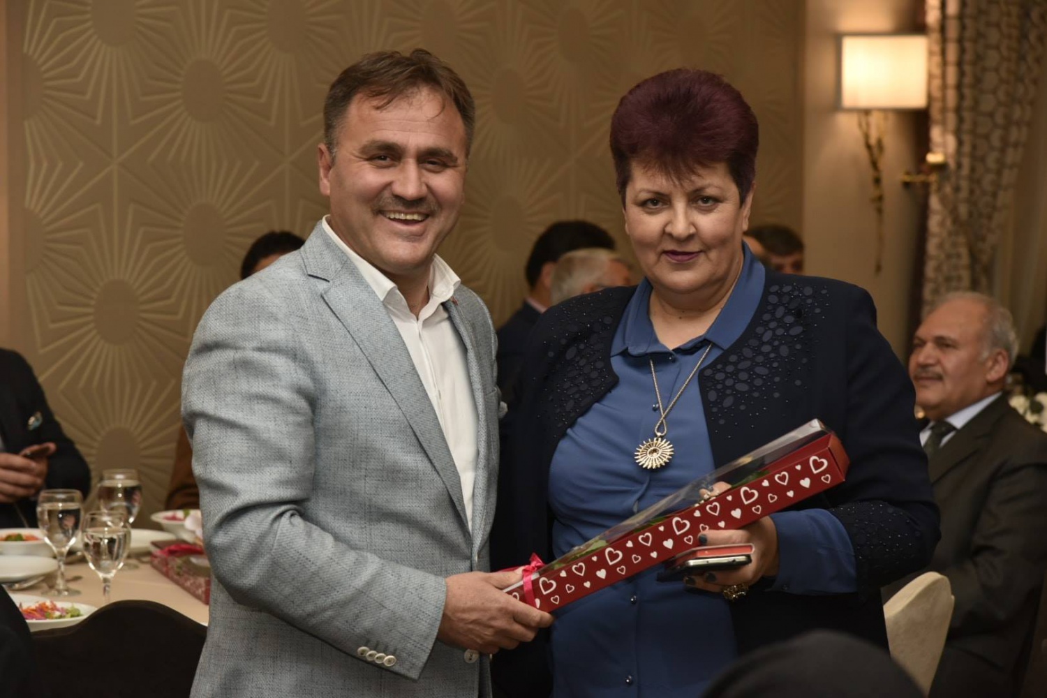 Gümüşhane protokolü öğretmenlerle yemek programında bir araya geldi 9