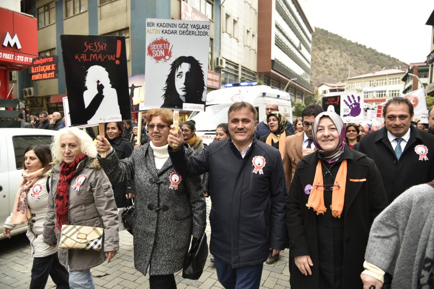 Gümüşhane’de ‘Kadına Şiddet İnsanlığa İhanettir’ yürüyüşü 12