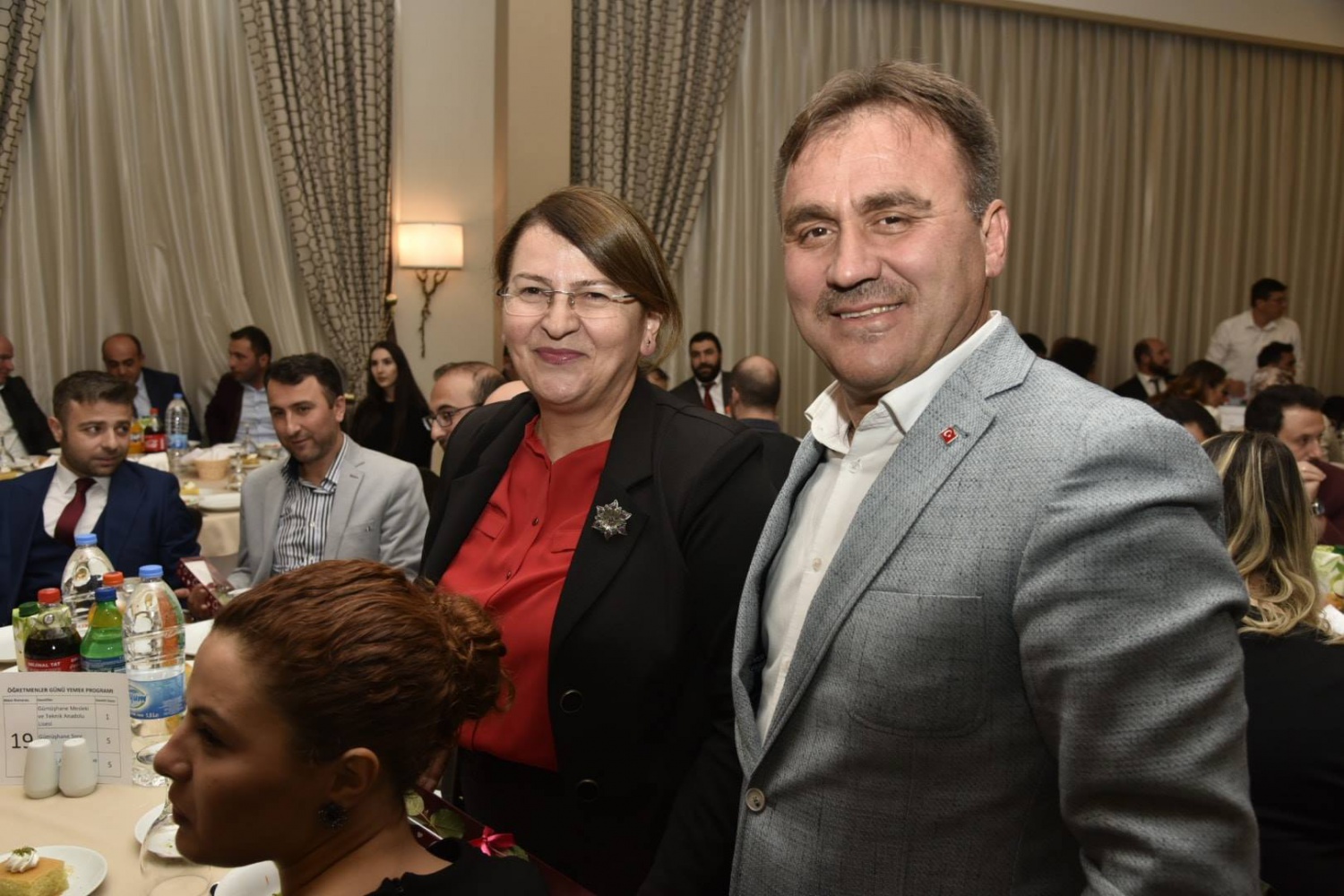 Gümüşhane protokolü öğretmenlerle yemek programında bir araya geldi 15