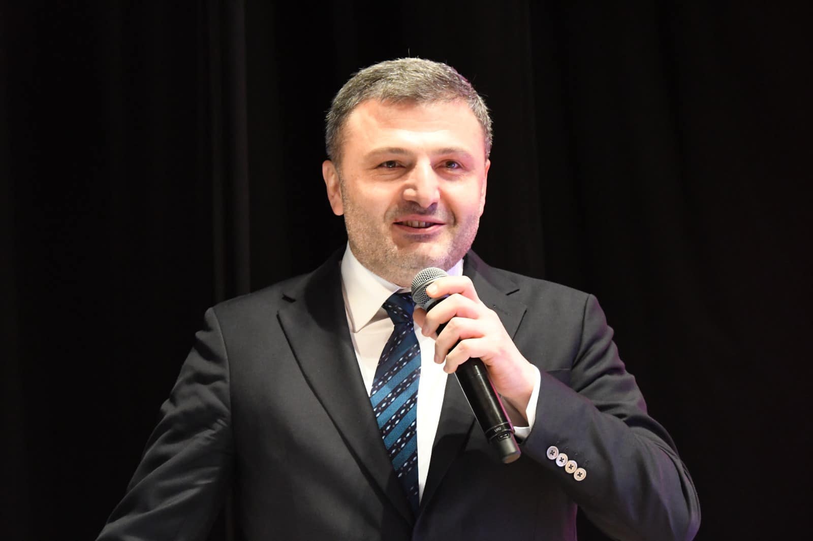 AK Parti 8. Olağan İl Kongresi yapıldı 12